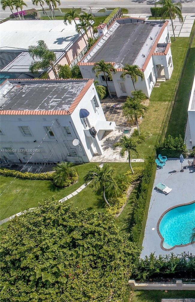 Building Photo - 5116 SW 57th Ave