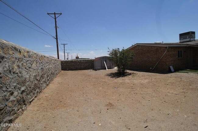 Building Photo - 2529 Jackson Ave