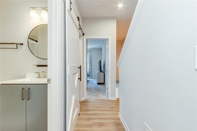 Building Photo - 912 Brees Ct