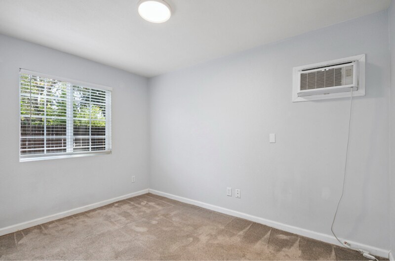 Building Photo - 633 F St