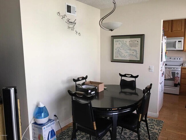 Building Photo - 2208 Summerpark Ct