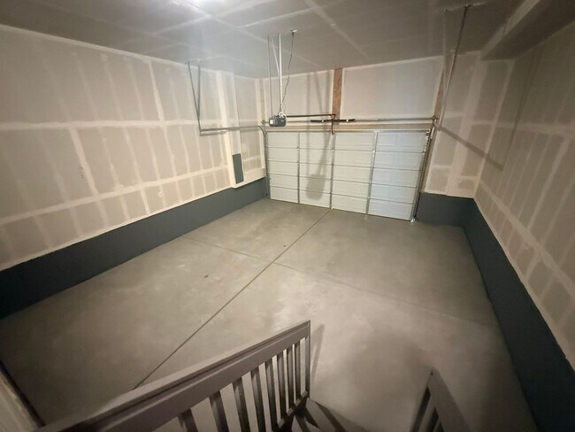 Building Photo - New 2026 3-Bedroom Townhome in Kinston Near HUB