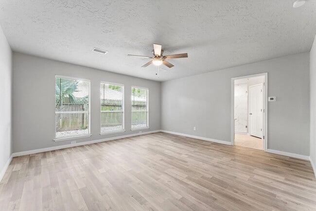 Building Photo - 10422 Rockcrest Rd