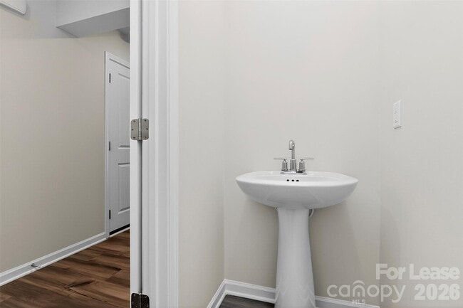 Building Photo - 10032 Greystar Ln