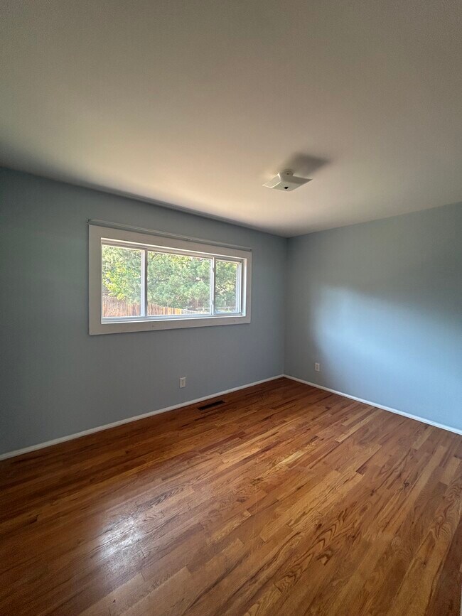 Building Photo - 1618 Querida Dr