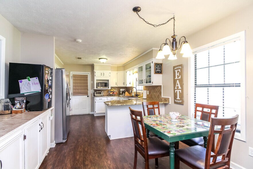 Building Photo - 87 Aileen Dr