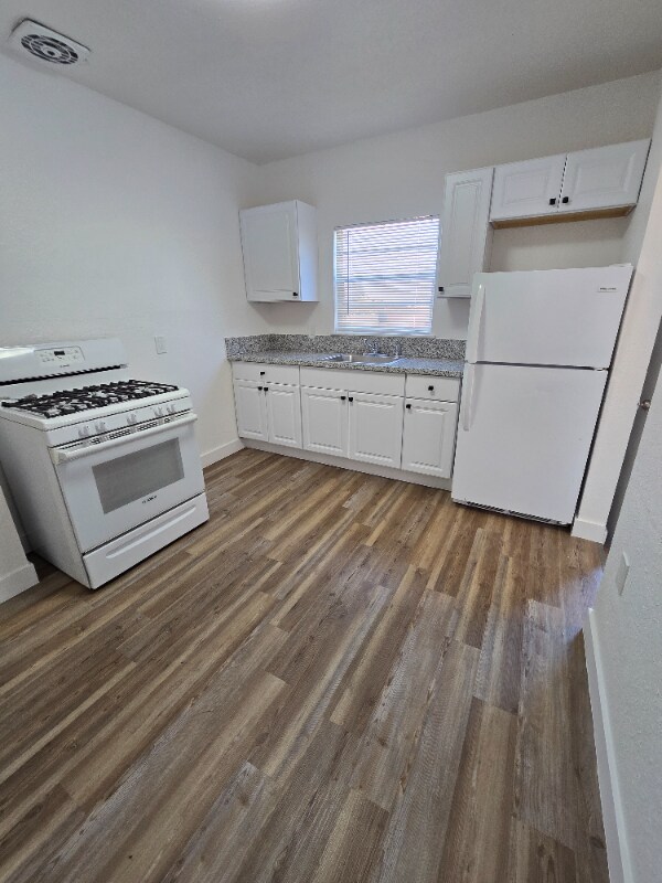 Building Photo - 7164 N Maroa Ave