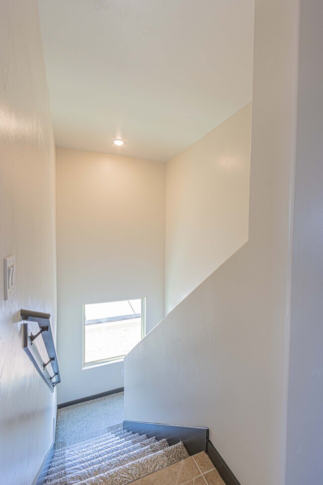 Building Photo - 9397 Senor Tedd Way
