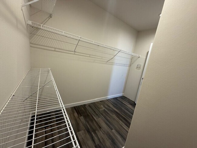 Building Photo - Brand New Manufactured Home on 1.5 Acres!