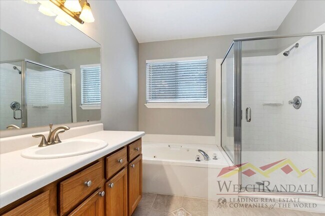 Building Photo - Stunning 5-Bedroom Home in Sandy – Move-In Ready