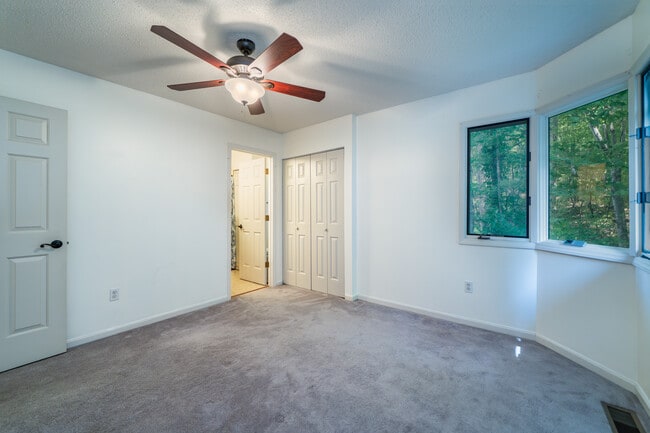 Building Photo - 305 Piney Mountain Dr