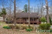 Building Photo - 8203 Knollwood Cir