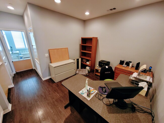 Loft/Homeoffice (between both bedrooms) - 5552 Coral Dr