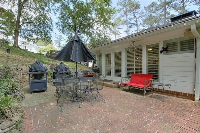 Building Photo - 42 Pine Lake Dr NW