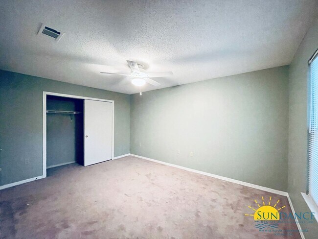 Building Photo - 606 Emerald Ln