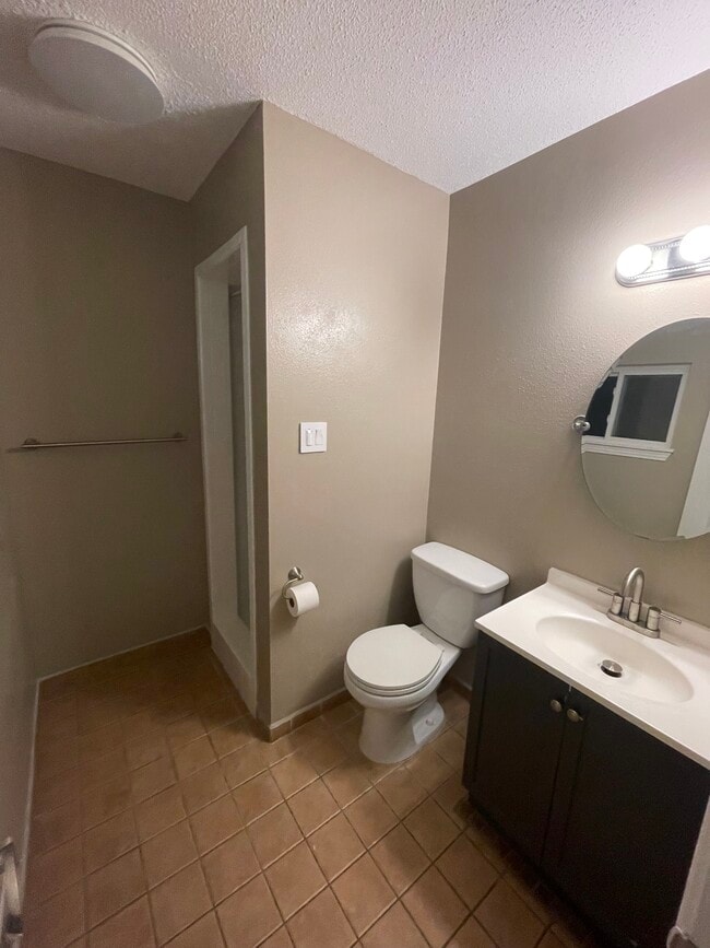 Building Photo - 1209 W Copper Ave