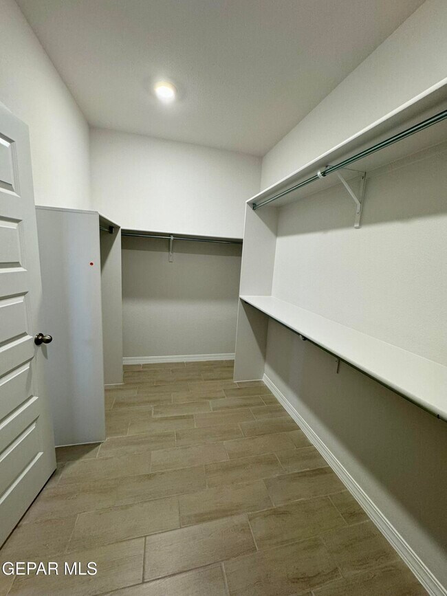 Building Photo - 7500 Enchanted Ridge Dr