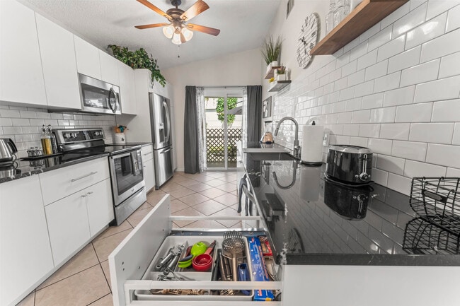 Building Photo - 8745 Sol Terrace