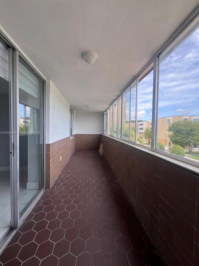 Building Photo - 6861 SW 147th Ave