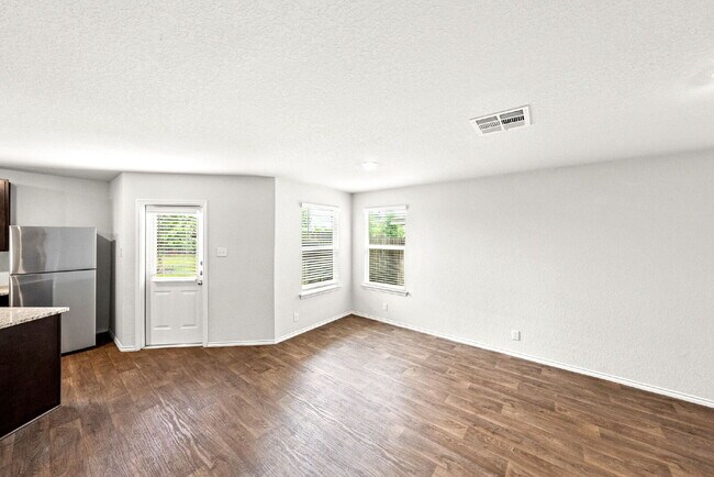 Building Photo - New Rental Alert! 2 Weeks Free Rent with 15 Month Lease