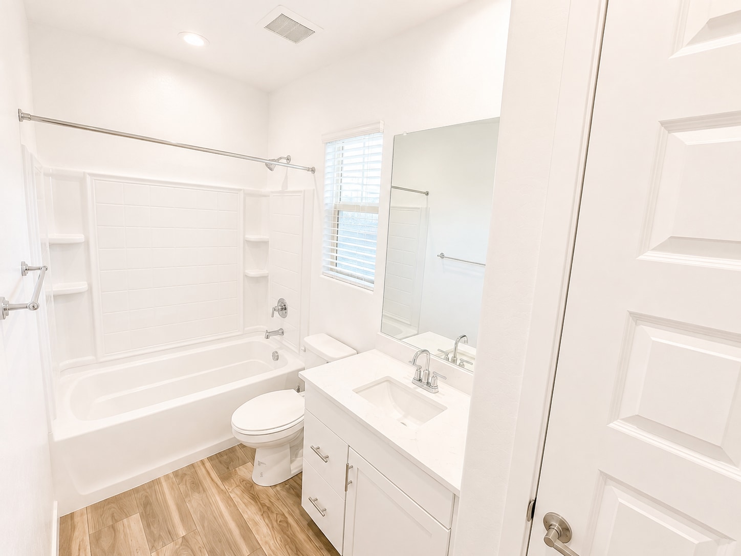 Building Photo - 4043 E Brisa Dr