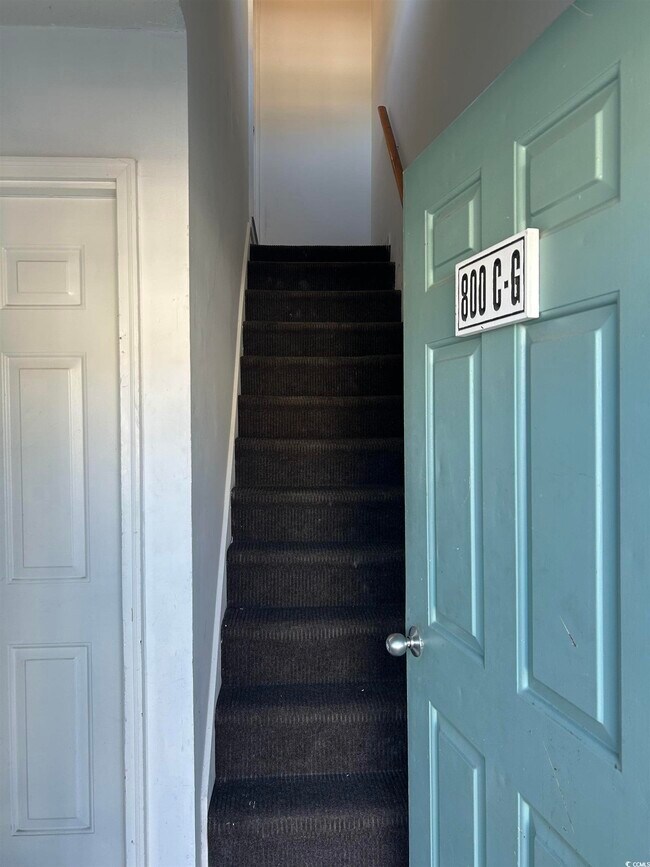 Building Photo - 800 Deer Creek Rd