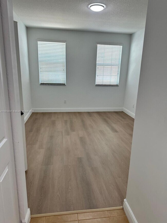 Building Photo - 970 SW 147th Ave