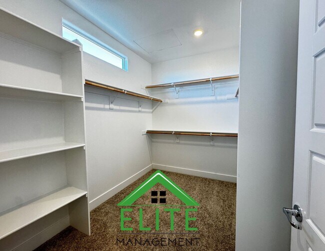 Building Photo - Spacious 4-Bedroom Home in Prime Folsom Lo...
