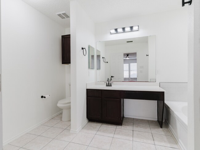 Building Photo - 1606 Willow Way