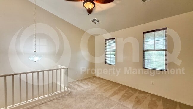 Building Photo - 2222 E Huntington Dr
