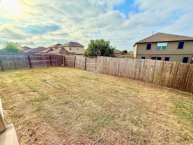 Building Photo - 431 Northern Flicker St