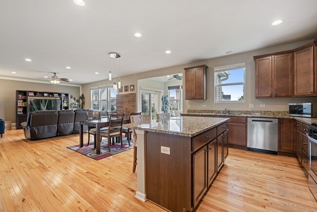 Building Photo - 4319 Silver Bell Ct