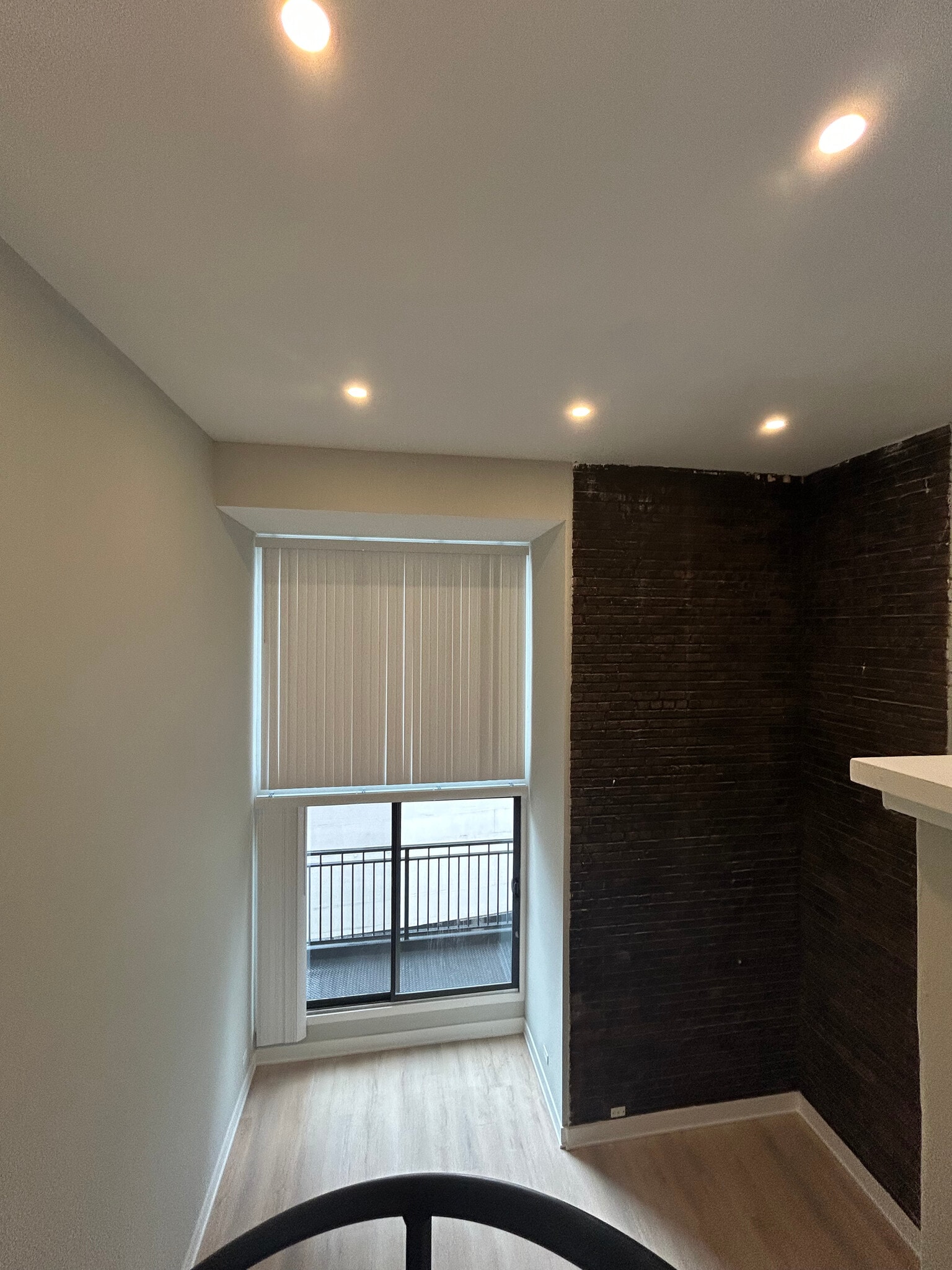 Building Photo - 1214 N La Salle Dr