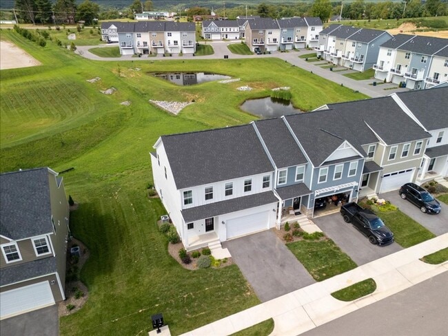 Building Photo - Spacious Home in Westhill Community - Rent...