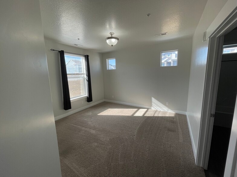 Building Photo - 13226 S Andros Ln