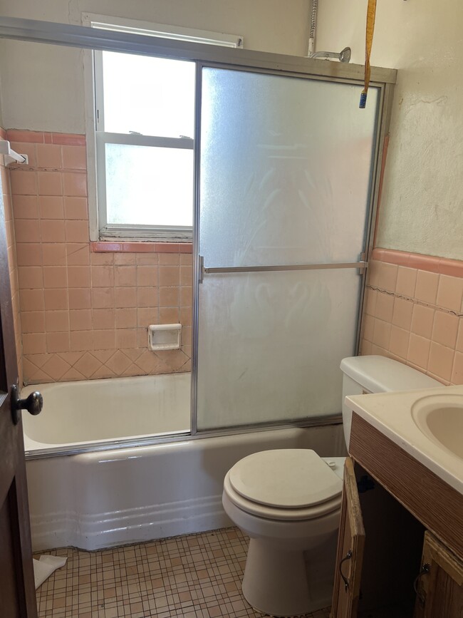 Building Photo - 5663 Gatesworth Ave