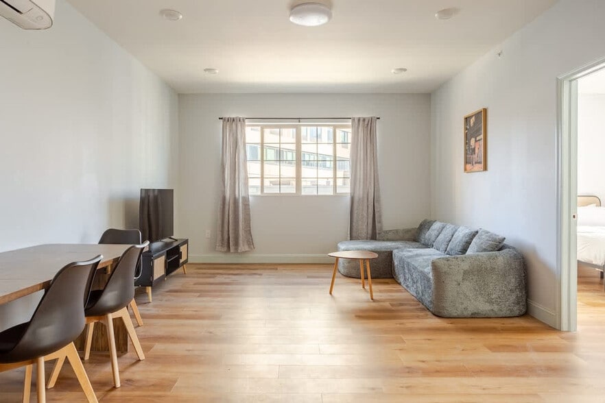 Building Photo - 1384 Ridge Ave