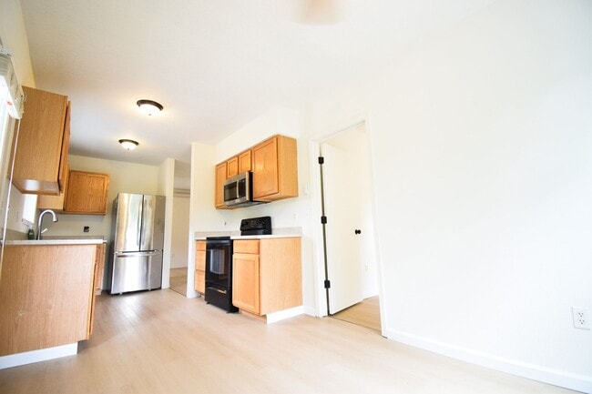 Building Photo - Beautiful 4 Bedroom 2 Bath Home in NE Port...