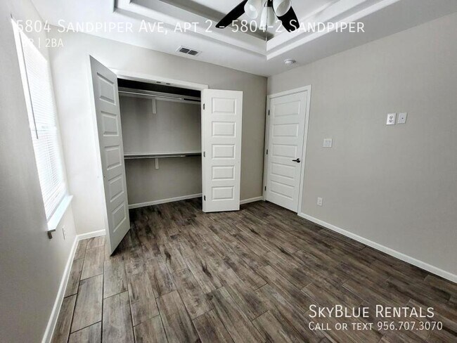Building Photo - 5804 Sandpiper Ave