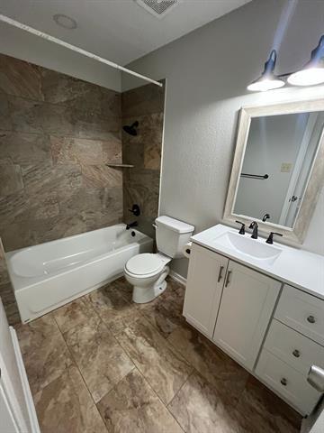 Building Photo - 4919 Lovell Ave