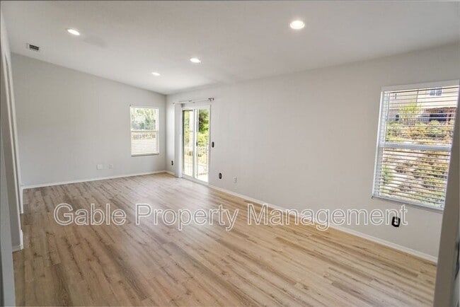 Building Photo - 29620 Teasedale Pl