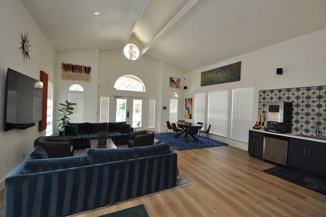 Building Photo - 3231 Allen Pkwy