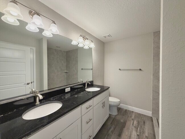 Building Photo - 210 Locust Lane Pass