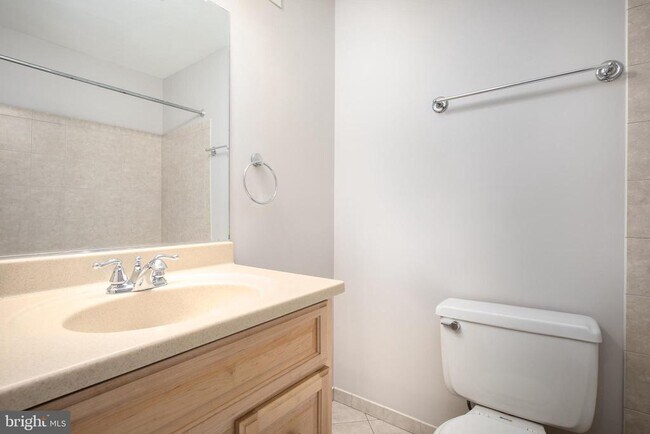 Building Photo - 8000 Rivermont Ct