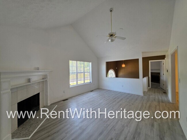 Building Photo - Amazing 3 Bedroom/ 2 Bath Home / Semi Finished Basement /  Exercise Room or Flex Room / Beautiful...