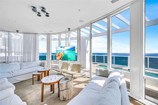 Building Photo - 18101 Collins Ave