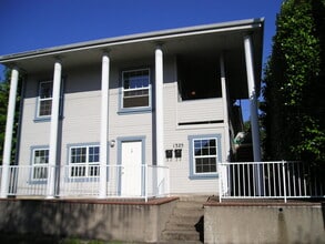 Building Photo - aucobb