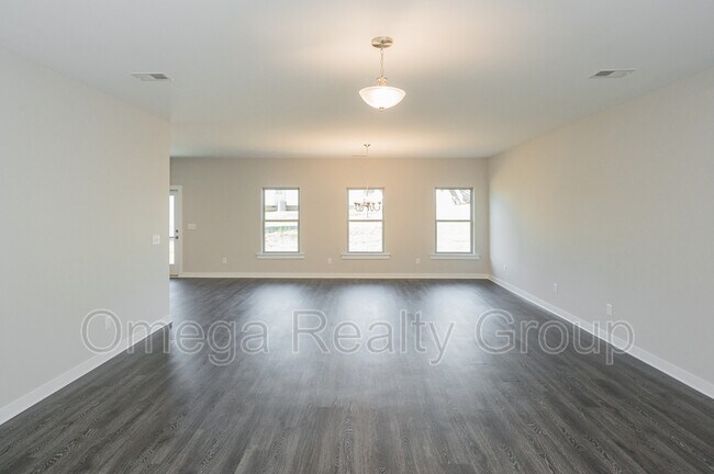 Building Photo - 45 Red Oak Ct