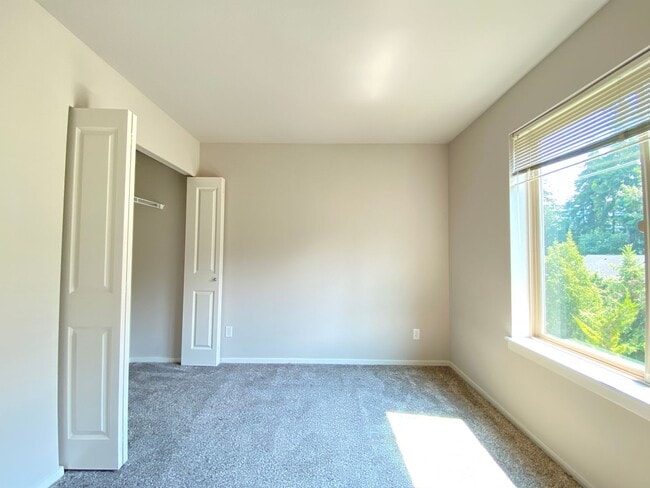 Building Photo - 2068 NW Boulder Way Dr