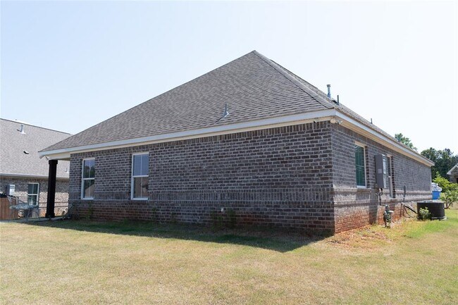 Building Photo - 923 Wheat Ridge Dr